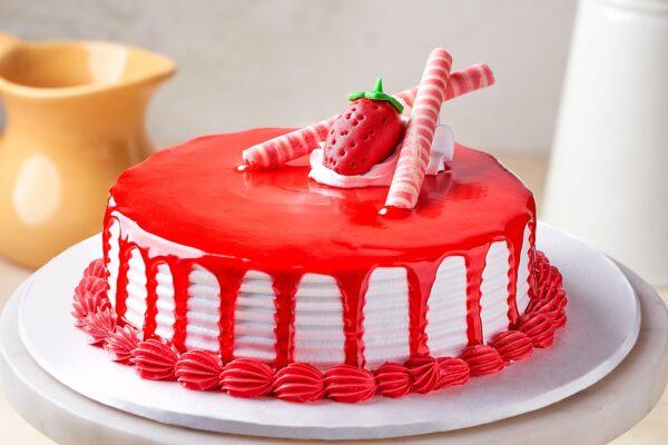 STRAWBERRY CAKE